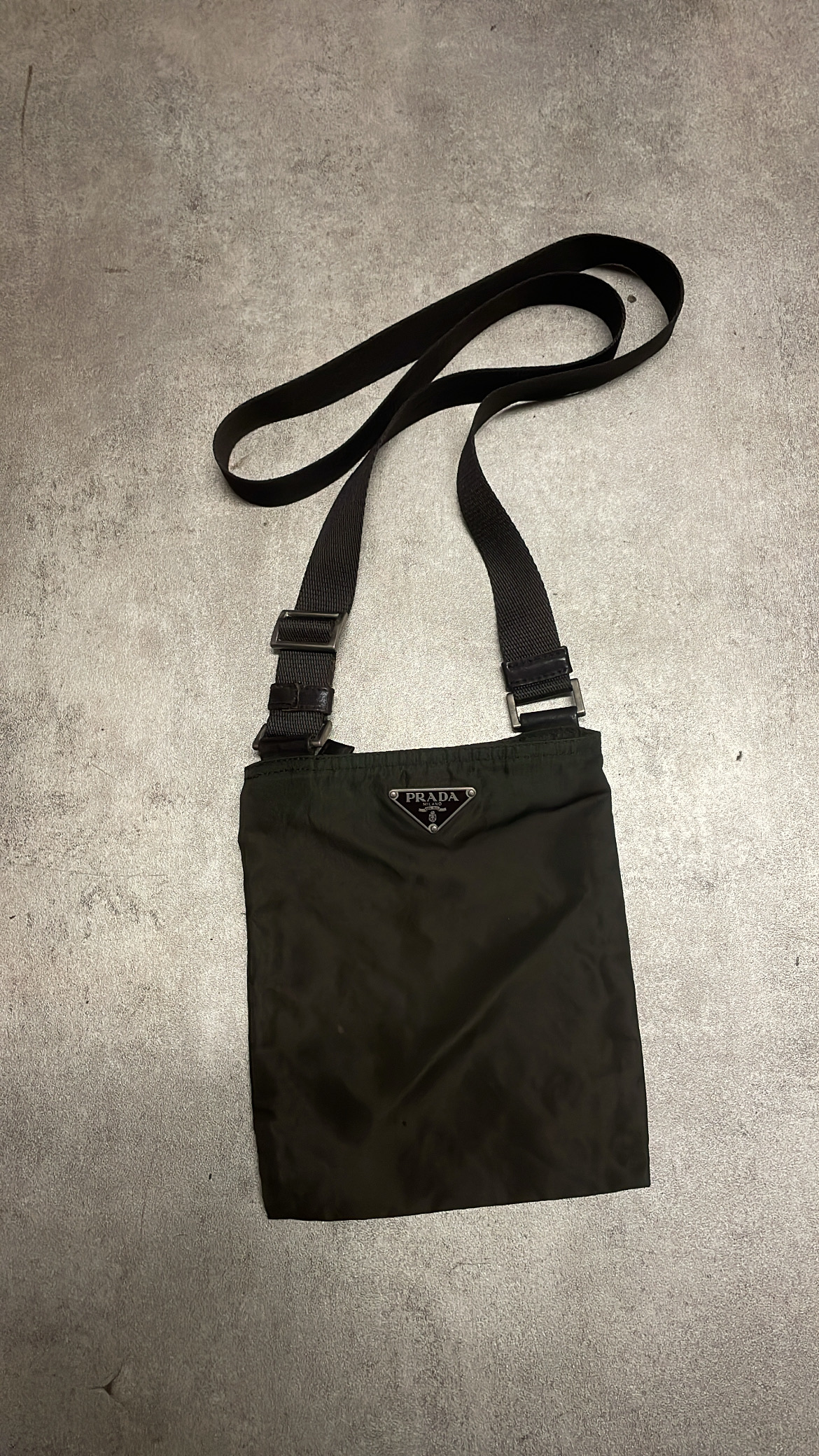 Borsa a tracolla Prada Vintage in Nylon Khaki/Verde Militare