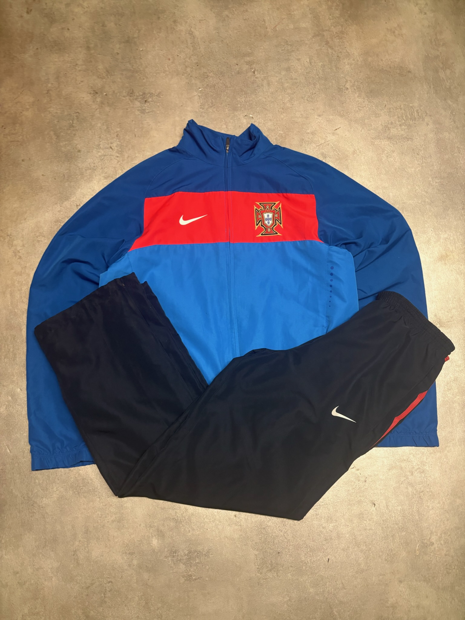 Corta vento da Seleção Portuguesa (casaco e calças)