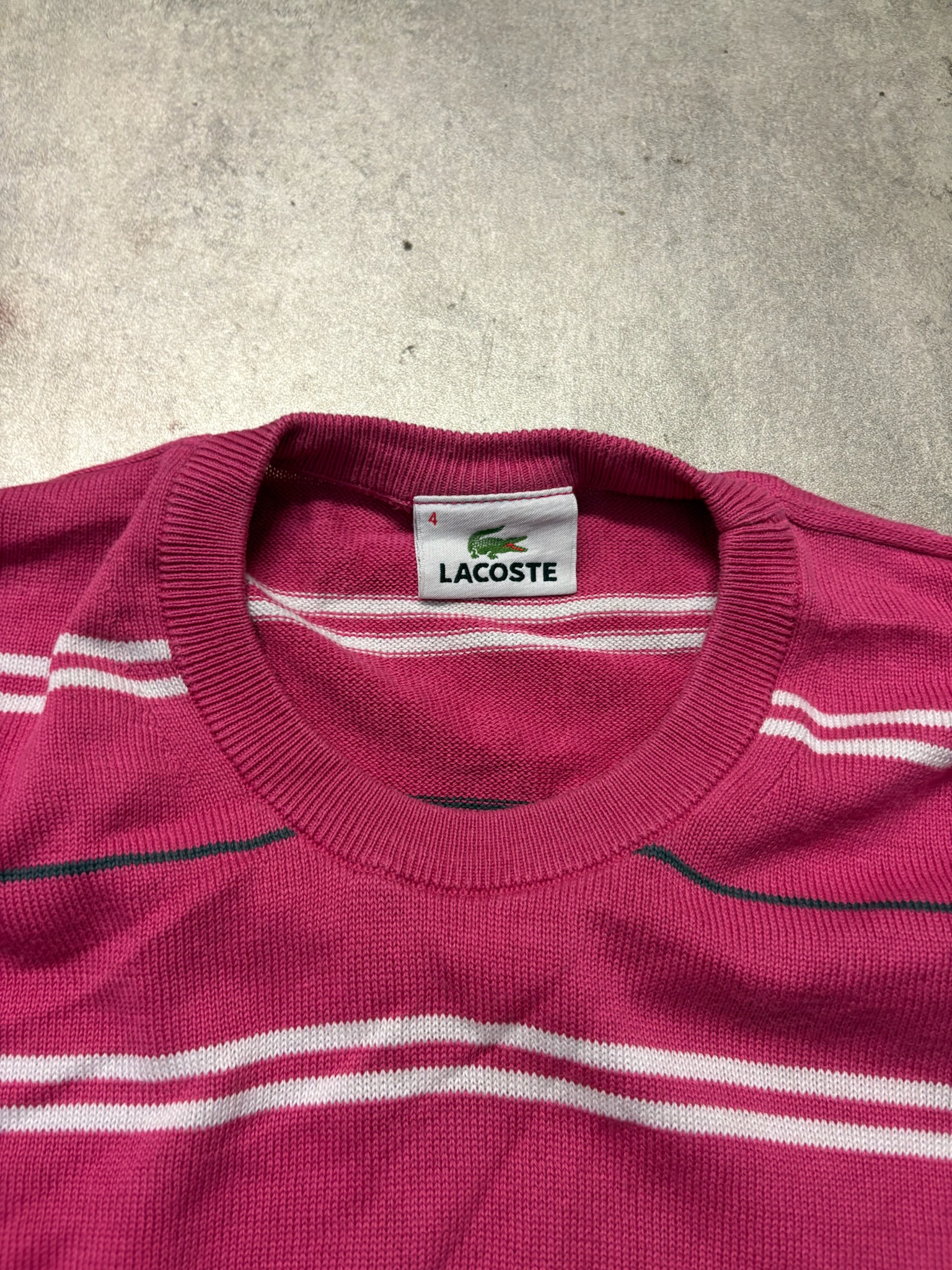 Różowy sweterek Lacoste. Rozmiar M — 2