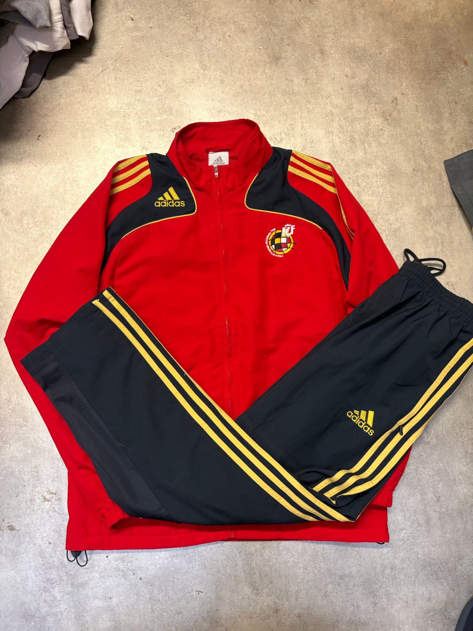 Tuta Spagna 2002 Adidas vecchio stemma taglia L